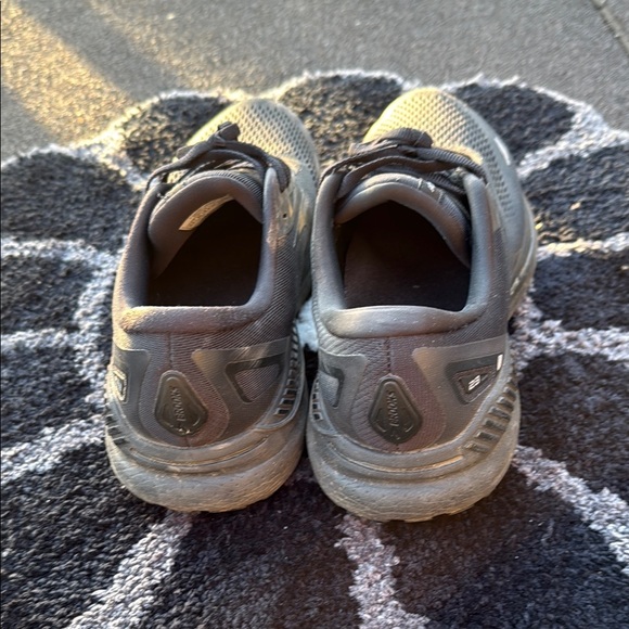 Brooks Men's Black Running Shoes - Picture 5 of 6